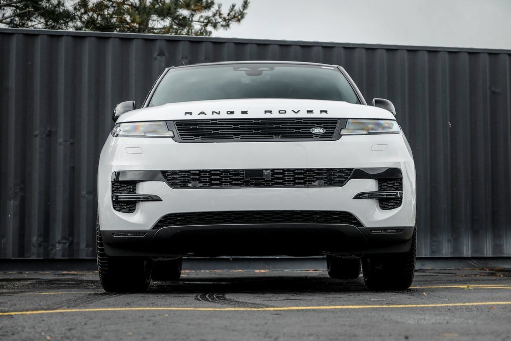 New 2027 Land Rover Range Rover Sport SE AWD/4WD image 5