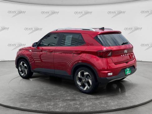 Used 2021 Hyundai Venue SEL w/ Premium Package FWD image 5