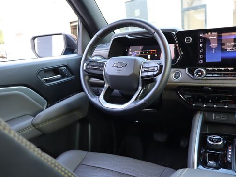 Used 2024 Chevrolet Colorado ZR2 w/ ZR2 Convenience Package III AWD/4WD image 14