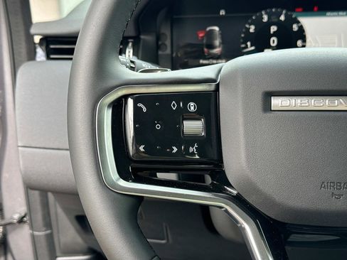Used 2025 Land Rover Discovery Sport S image 27
