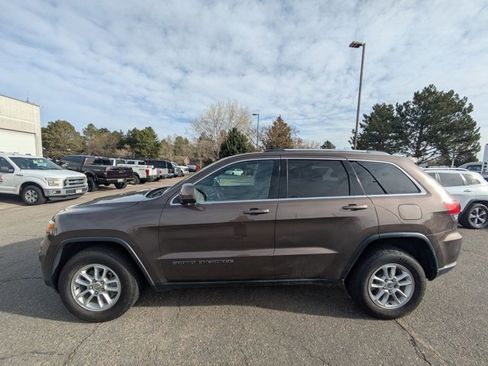 Used 2018 Jeep Grand Cherokee Laredo image 8