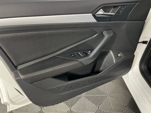 Used 2025 Volkswagen Jetta S image 23