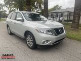Used 2016 Nissan Pathfinder SV image 4