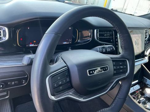 Used 2022 Jeep Wagoneer Series III w/ Flexible Seating Group AWD/4WD image 22