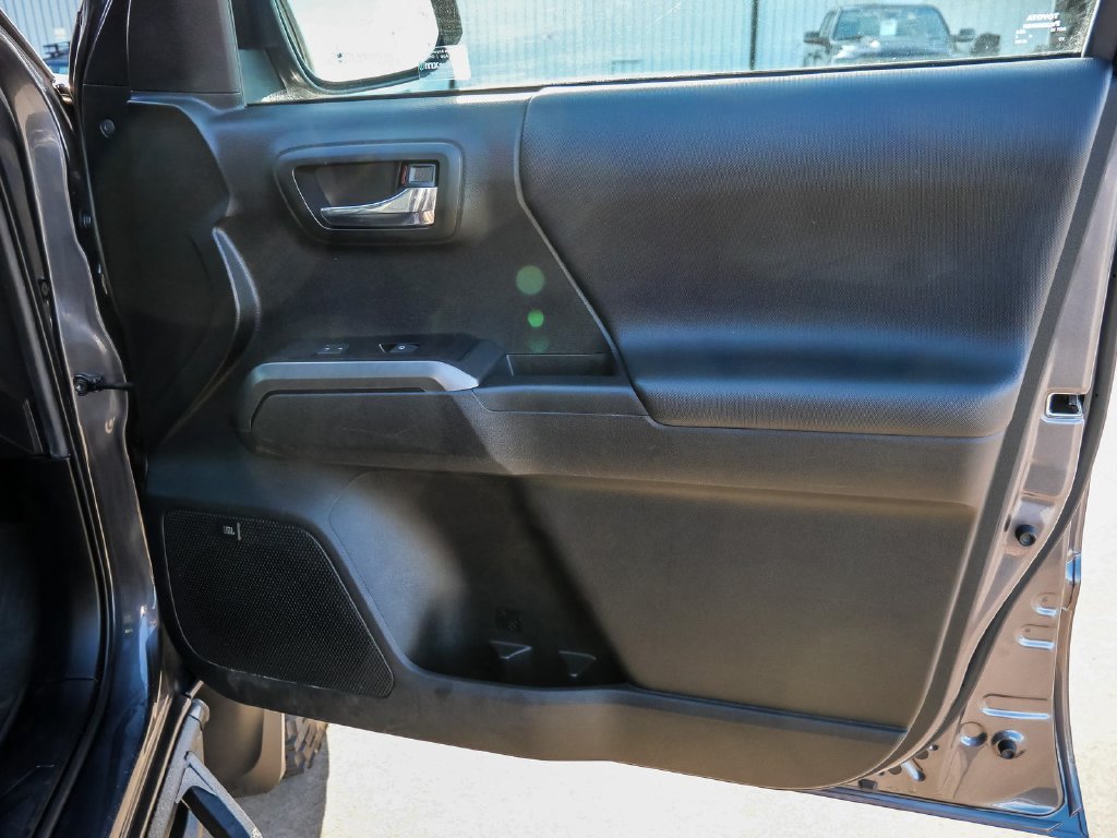 Used 2022 Toyota Tacoma TRD Pro AWD/4WD image 23