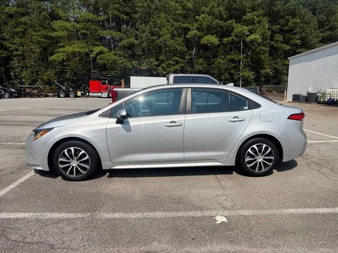 Used 2020 Toyota Corolla LE FWD image 4