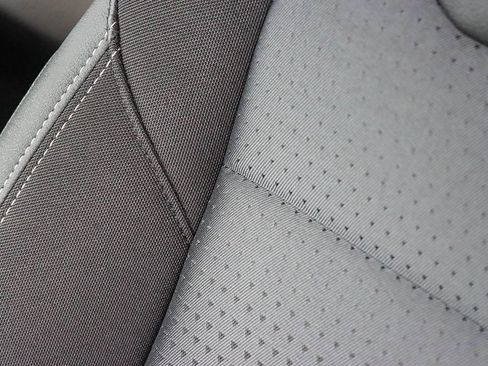 New 2026 Chevrolet Trax LT w/ Sunroof Package image 25