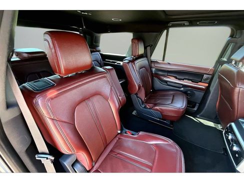 Used 2024 Ford Expedition Limited AWD/4WD image 21