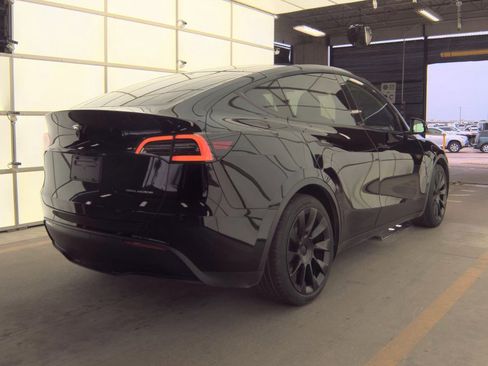 Used 2023 Tesla Model Y Long Range AWD/4WD image 4