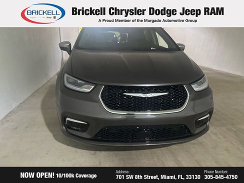 Used 2022 Chrysler Pacifica Limited image 40