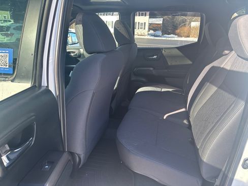 Used 2017 Toyota Tacoma SR5 image 12