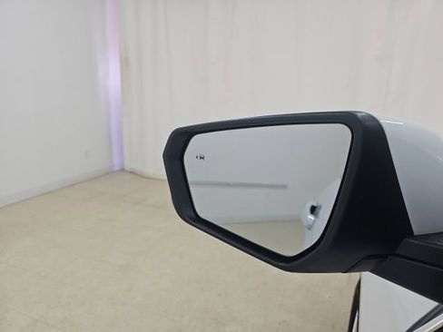 Used 2024 Chevrolet Equinox LT w/ LPO, Floor Liner Package image 10