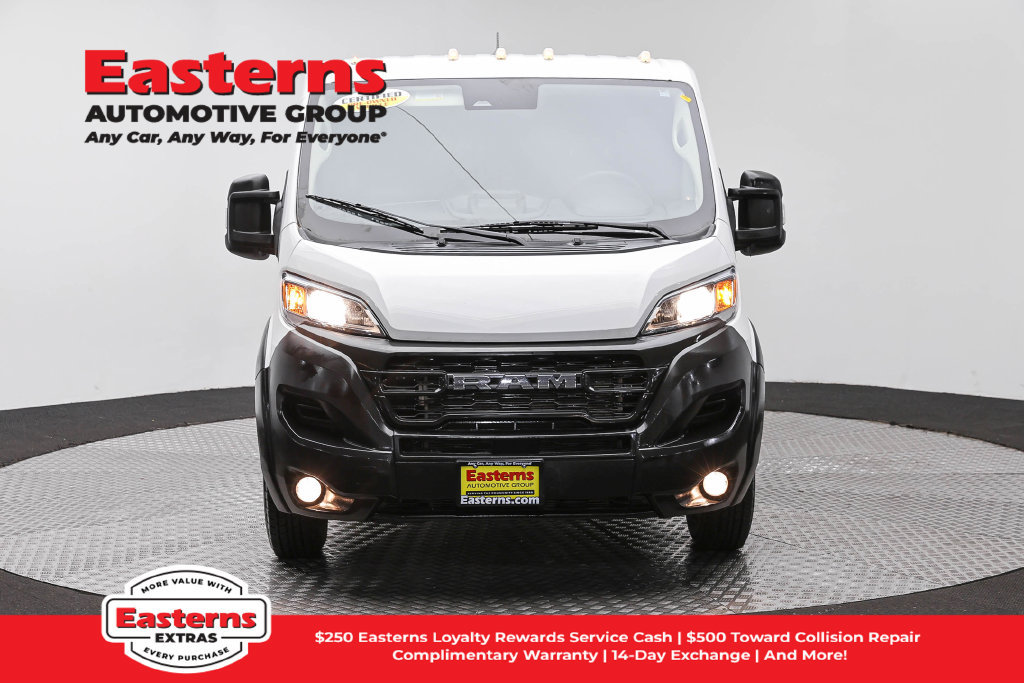 Used 2025 RAM ProMaster 2500 w/ Convenience Group FWD image 3