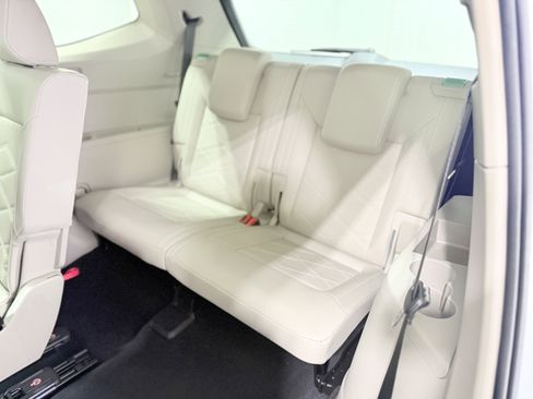 Used 2025 Volkswagen Atlas SE w/ Black Wheel Package image 26