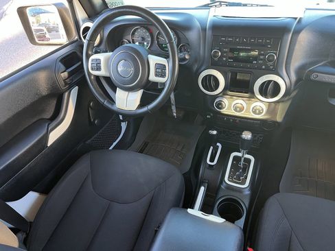 Used 2018 Jeep Wrangler Unlimited Sport image 16