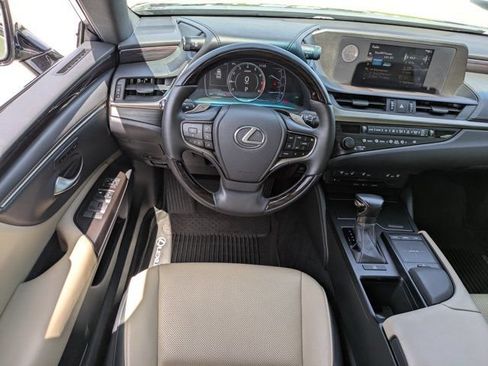 Used 2019 Lexus ES 350 w/ Premium Package FWD image 16