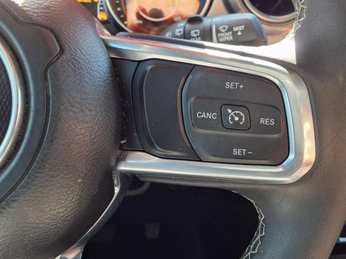 Used 2023 Jeep Wrangler Unlimited Sahara AWD/4WD image 18