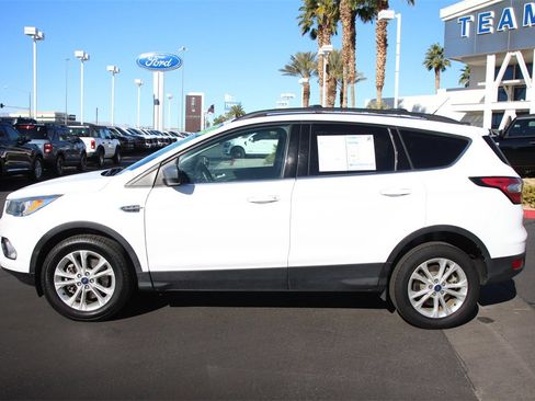 Certified 2018 Ford Escape SE image 4