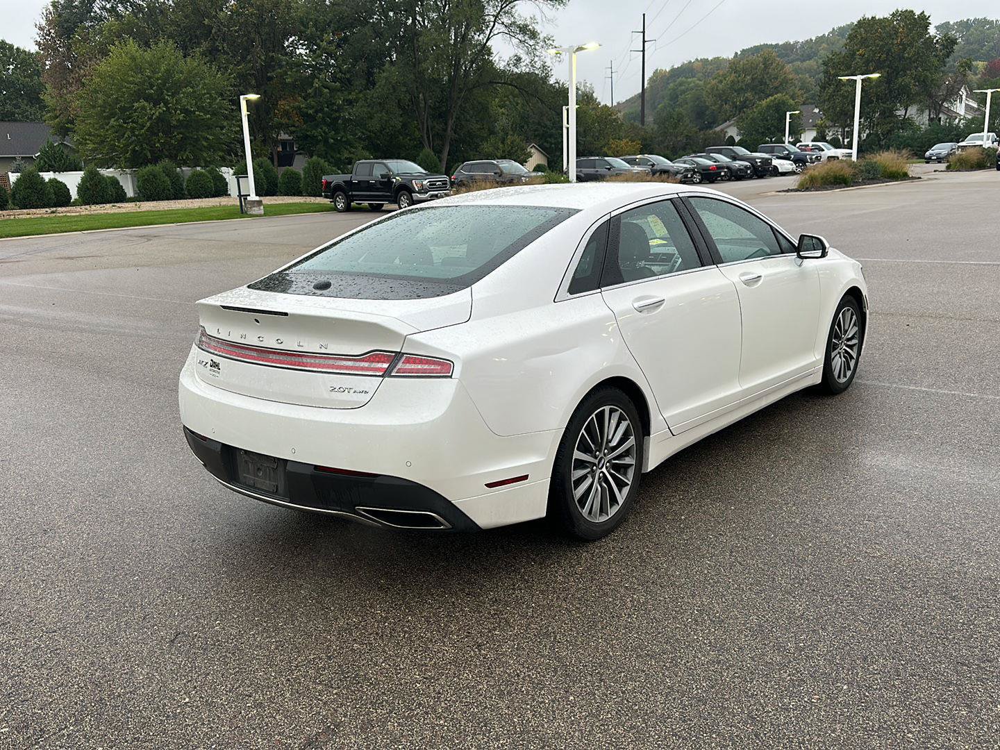 Used 2017 Lincoln MKZ Select w/ Select Plus Package AWD/4WD image 3