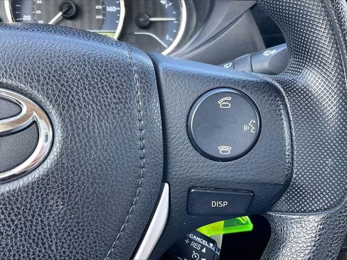 Used 2014 Toyota Corolla LE image 19