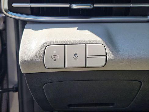 Used 2025 Hyundai Elantra Limited FWD image 59
