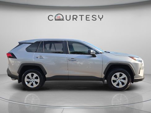 Certified 2025 Toyota RAV4 LE FWD image 6