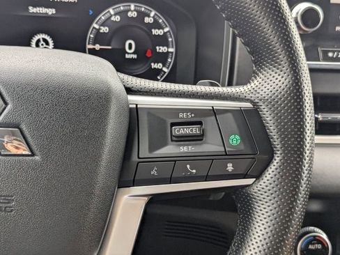 Used 2024 Mitsubishi Outlander SE image 35