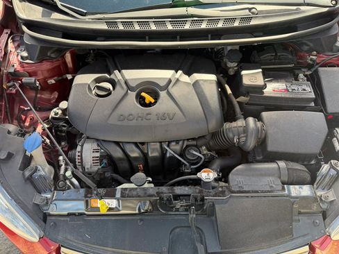 Used 2015 Hyundai Elantra SE image 12