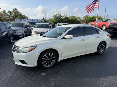 Used 2016 Nissan Altima 2.5 SV FWD image 3