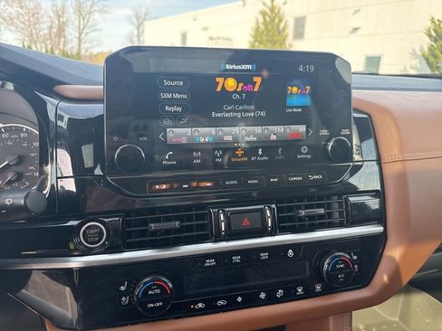 Used 2022 Nissan Pathfinder Platinum image 14