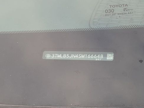 Used 2025 Toyota Tacoma SR5 image 16