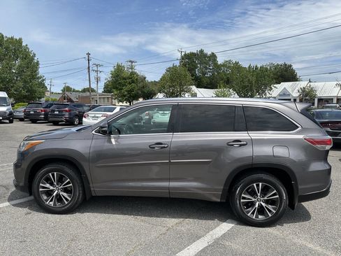 Used 2016 Toyota Highlander XLE AWD/4WD image 7