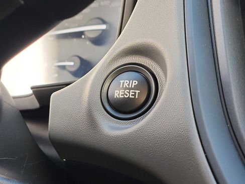 Certified 2025 Subaru Crosstrek 2.0i image 25