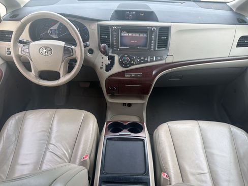 Used 2011 Toyota Sienna XLE w/ XLE Navigation Pkg FWD image 16