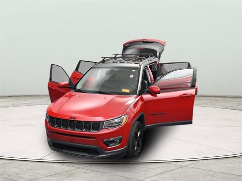 Used 2020 Jeep Compass Latitude image 28