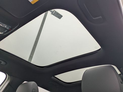 New 2025 Mercedes-Benz GLB 250 image 29