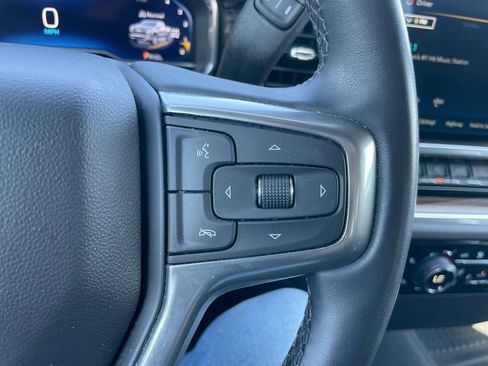 Used 2023 Chevrolet Silverado 1500 LT AWD/4WD image 19
