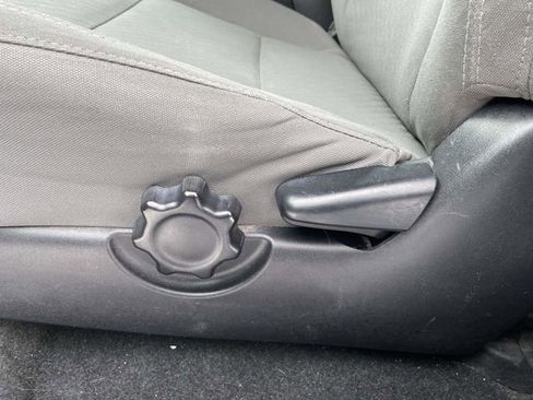 Used 2020 Toyota Tacoma SR image 13