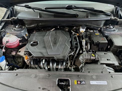 Used 2025 Kia Sportage LX image 31