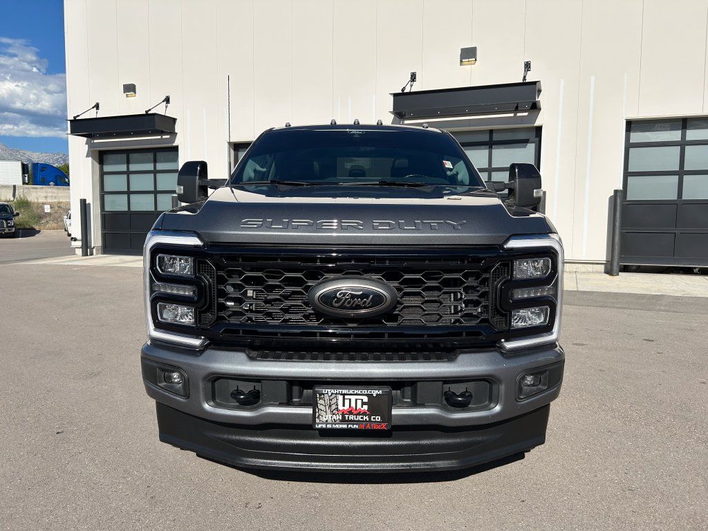 Used 2026 Ford F350 Lariat w/ Black Appearance Package AWD/4WD image 5