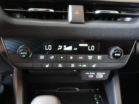 Certified 2026 Subaru Outback Premium AWD/4WD image 25