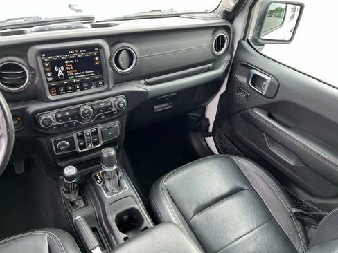 Used 2023 Jeep Wrangler Unlimited Sahara w/ Cold Weather Group AWD/4WD image 15