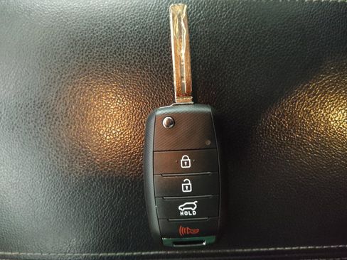 Used 2020 Kia Sportage LX AWD/4WD image 32