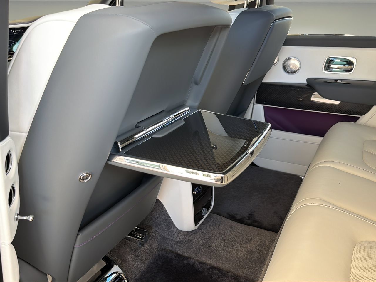 New 2027 Rolls-Royce Cullinan Black Badge AWD/4WD image 17