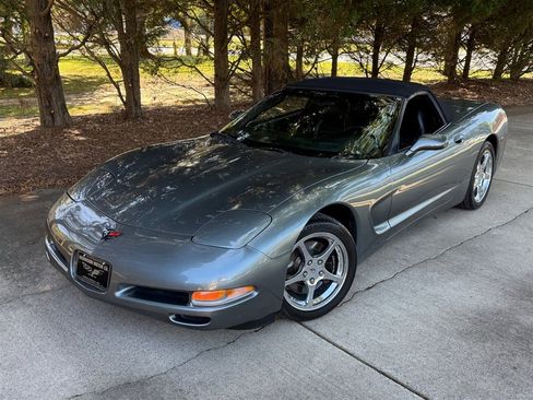 Used 2004 Chevrolet Corvette Convertible w/ Preferred Equipment Group image 3