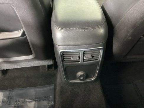 Used 2014 Chrysler 300 RWD image 23