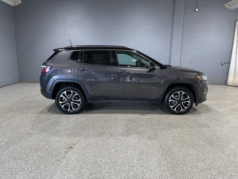 Used 2022 Jeep Compass Limited AWD/4WD image 2