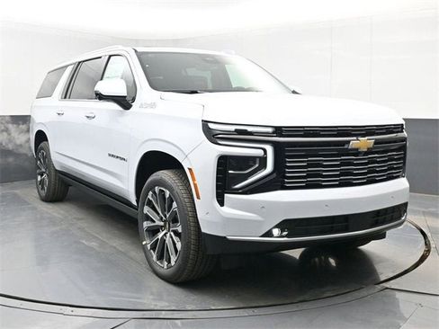 New 2026 Chevrolet Suburban High Country image 2