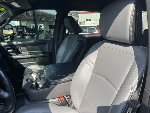 Used 2024 RAM 3500 Tradesman w/ Chrome Appearance Group AWD/4WD image 24