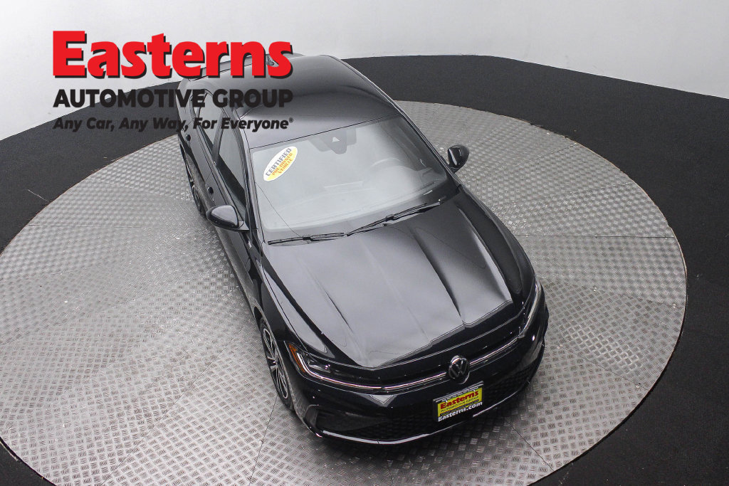 Used 2025 Volkswagen Jetta Sport FWD image 5
